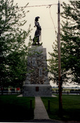 Image de la plaque et du monument pour le lieu historique national; Parks Canada | Parcs Canada, 1989