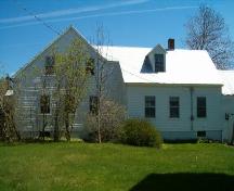 Side elevation, Bulmer House, Great Village, 2004.; Heritage Division, Nova Scotia Department of Tourism, Culture and Heritage, 2004