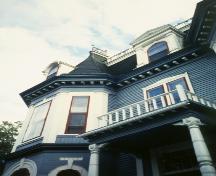 Detail of main facade of Sutherland Place, St. John's, NL.; HFNL 2005