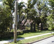 Oakland Lodge, Halifax, Nova Scotia, 2005, from Robie Street.; HRM Planning and Development Services, Heritage Property Program, 2005.