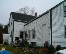 Rear rerspective showing ell, Crowell-Smith House, Barrington Passage, 2004.; Heritage Division, Nova Scotia Department of Tourism, Culture and Heritage, 2004