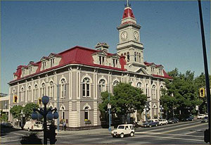 Victoria City Hall / L'Hôtel de ville de Victoria
